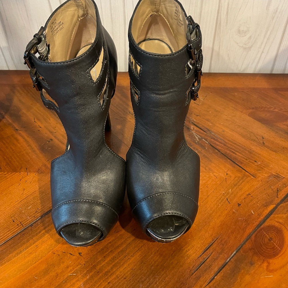 Velvet angels : Black Barbuto Ankle Buckle Shootie Peep Toe Leather Pumps 7.5